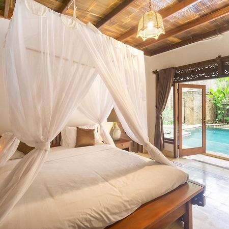 Bali Royal Heritage Villa Seminyak Buitenkant foto