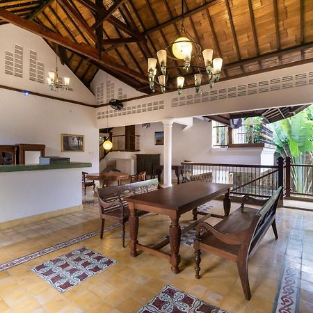 Bali Royal Heritage Villa Seminyak Buitenkant foto