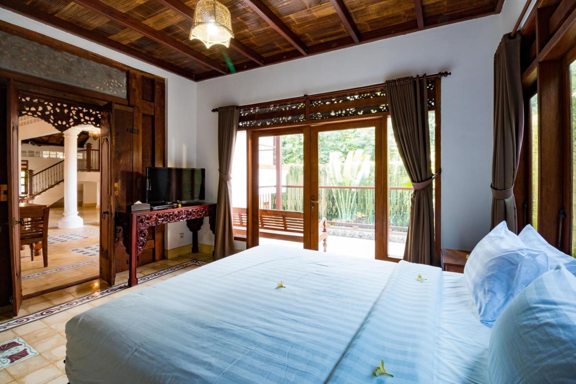 Bali Royal Heritage Villa Seminyak Buitenkant foto