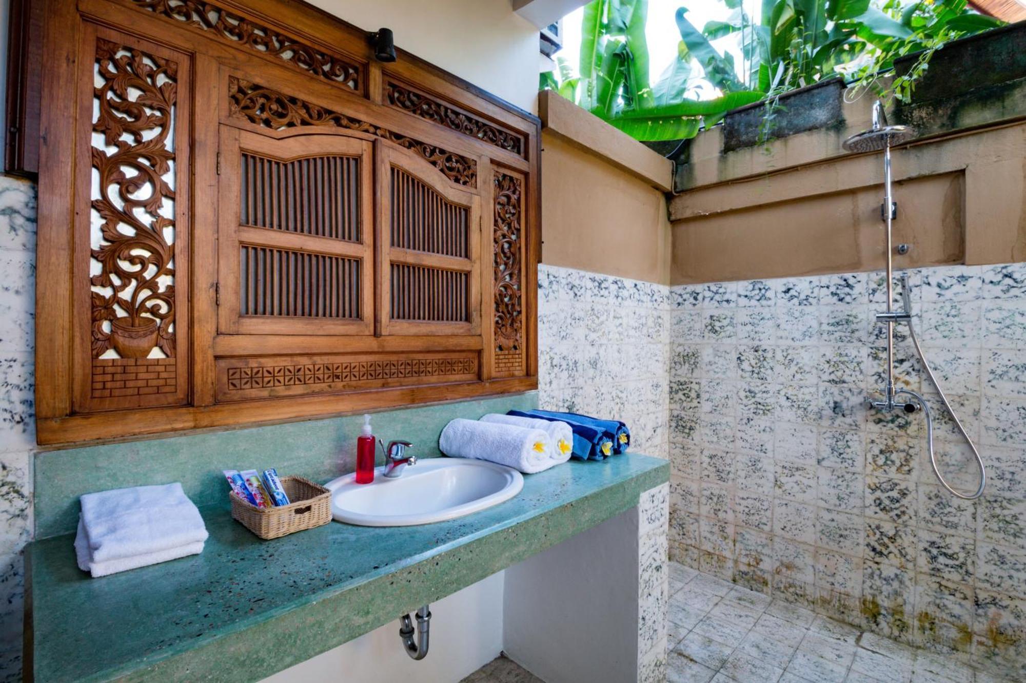 Bali Royal Heritage Villa Seminyak Buitenkant foto