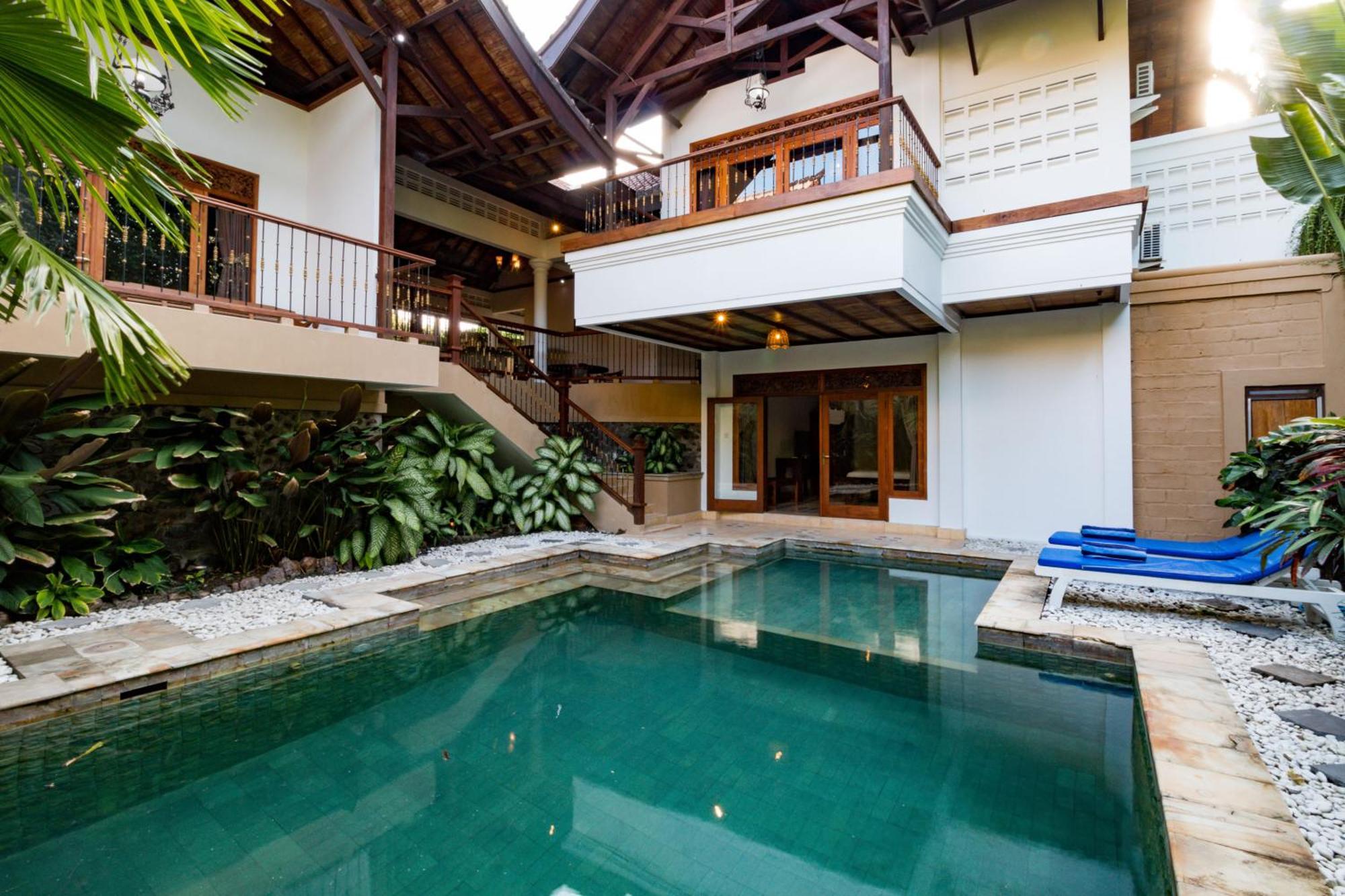 Bali Royal Heritage Villa Seminyak Buitenkant foto