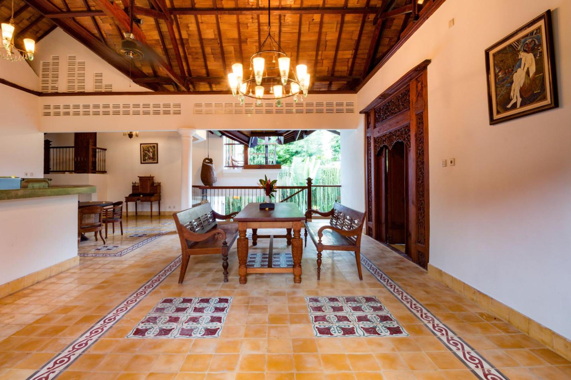 Bali Royal Heritage Villa Seminyak Buitenkant foto