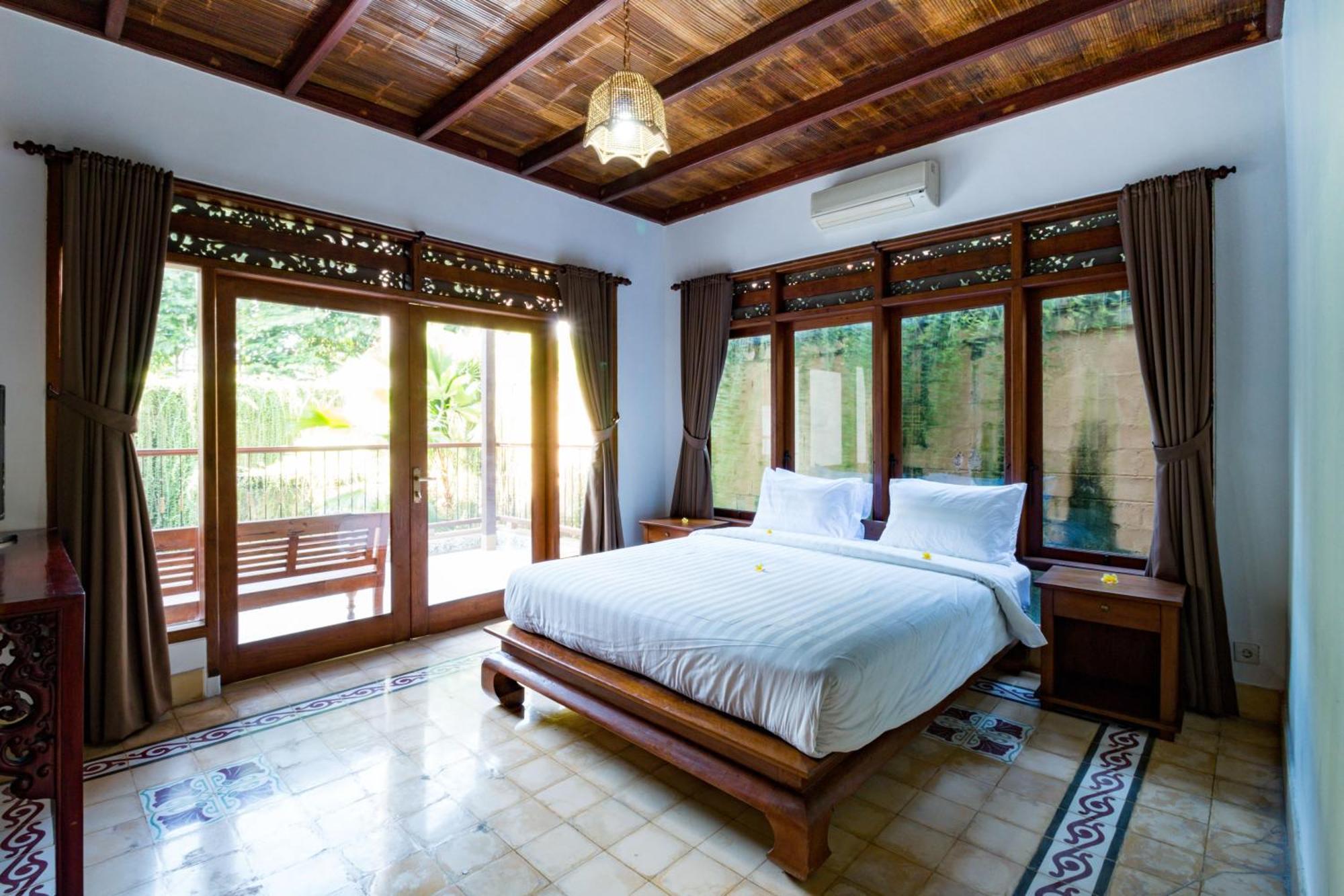 Bali Royal Heritage Villa Seminyak Buitenkant foto
