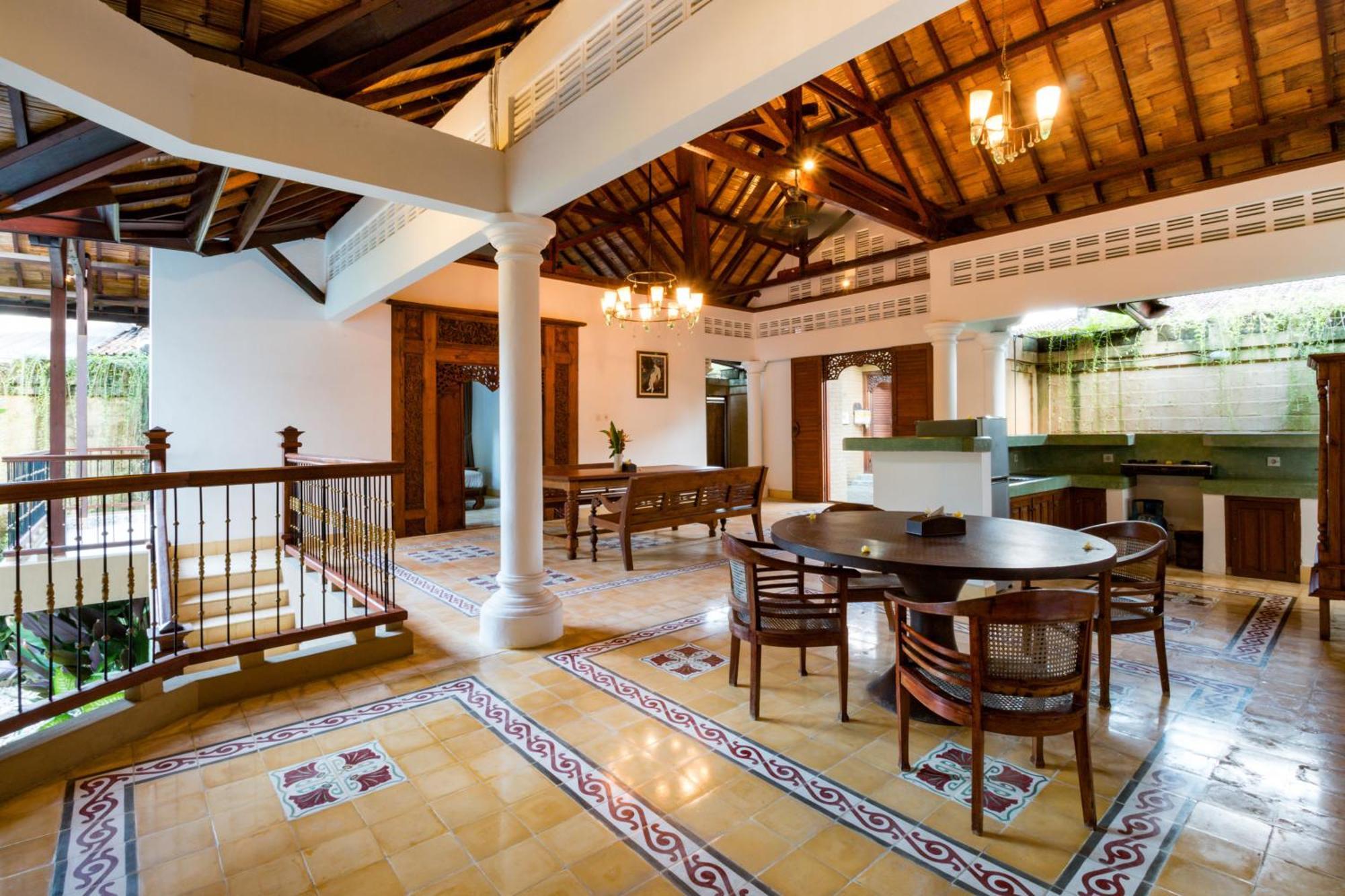 Bali Royal Heritage Villa Seminyak Buitenkant foto