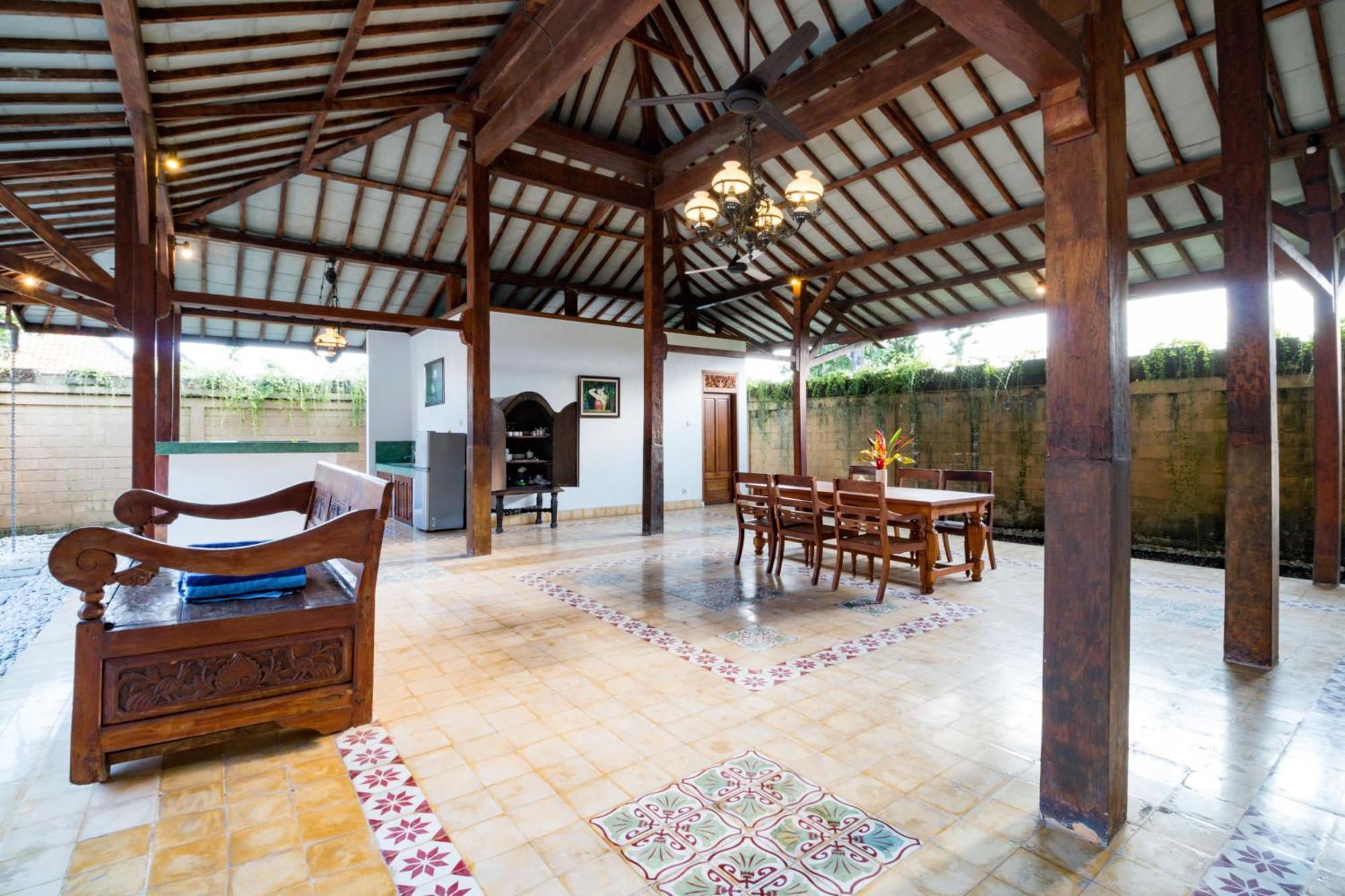 Bali Royal Heritage Villa Seminyak Buitenkant foto