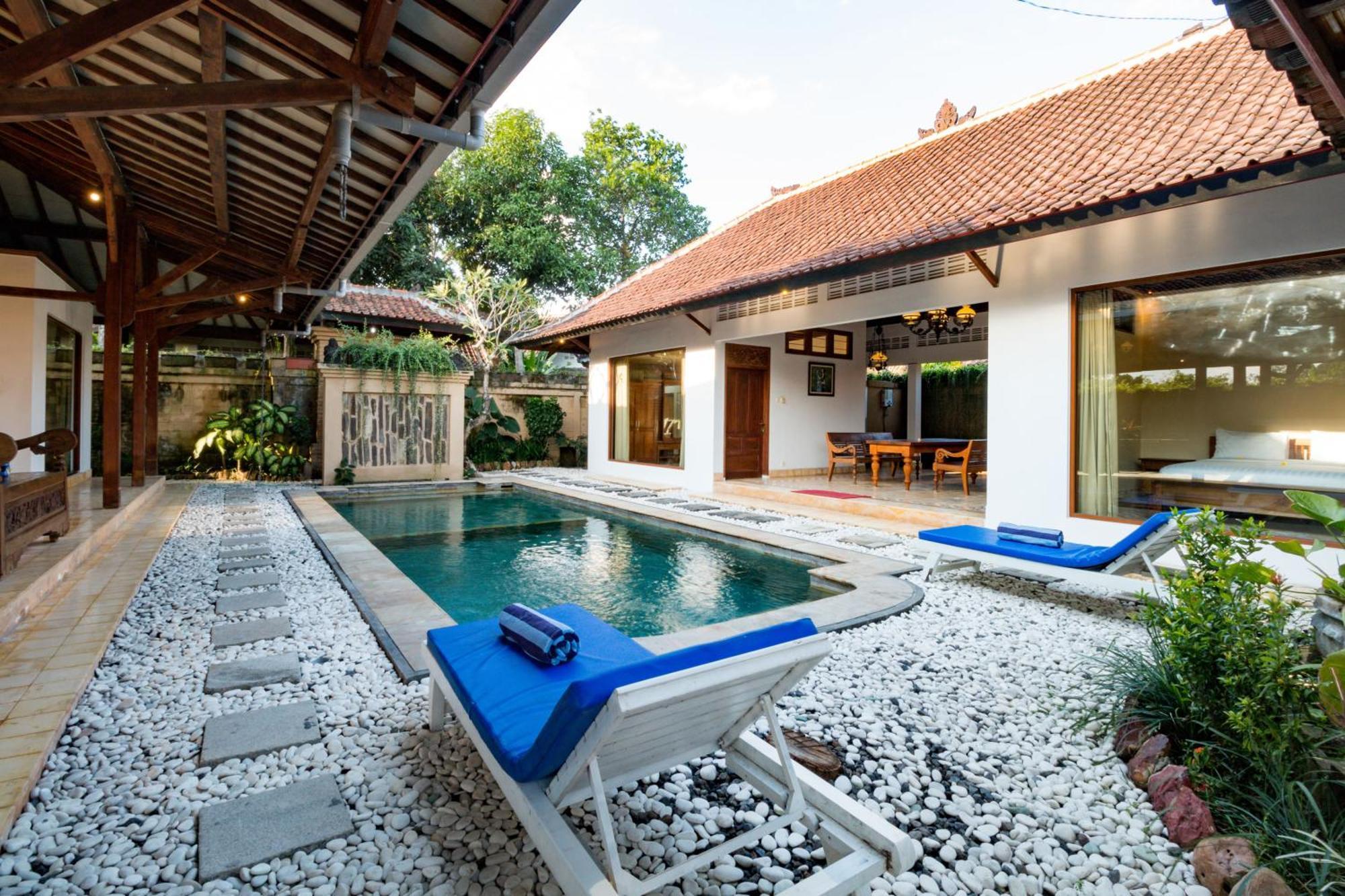 Bali Royal Heritage Villa Seminyak Buitenkant foto