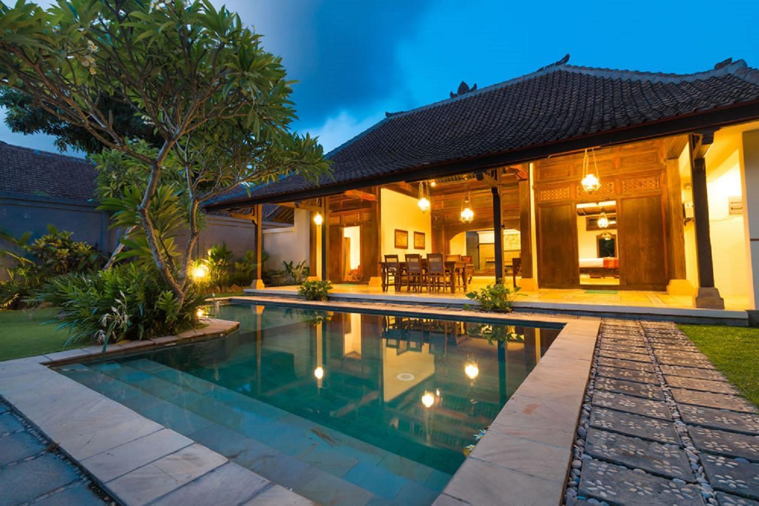 Bali Royal Heritage Villa Seminyak Buitenkant foto