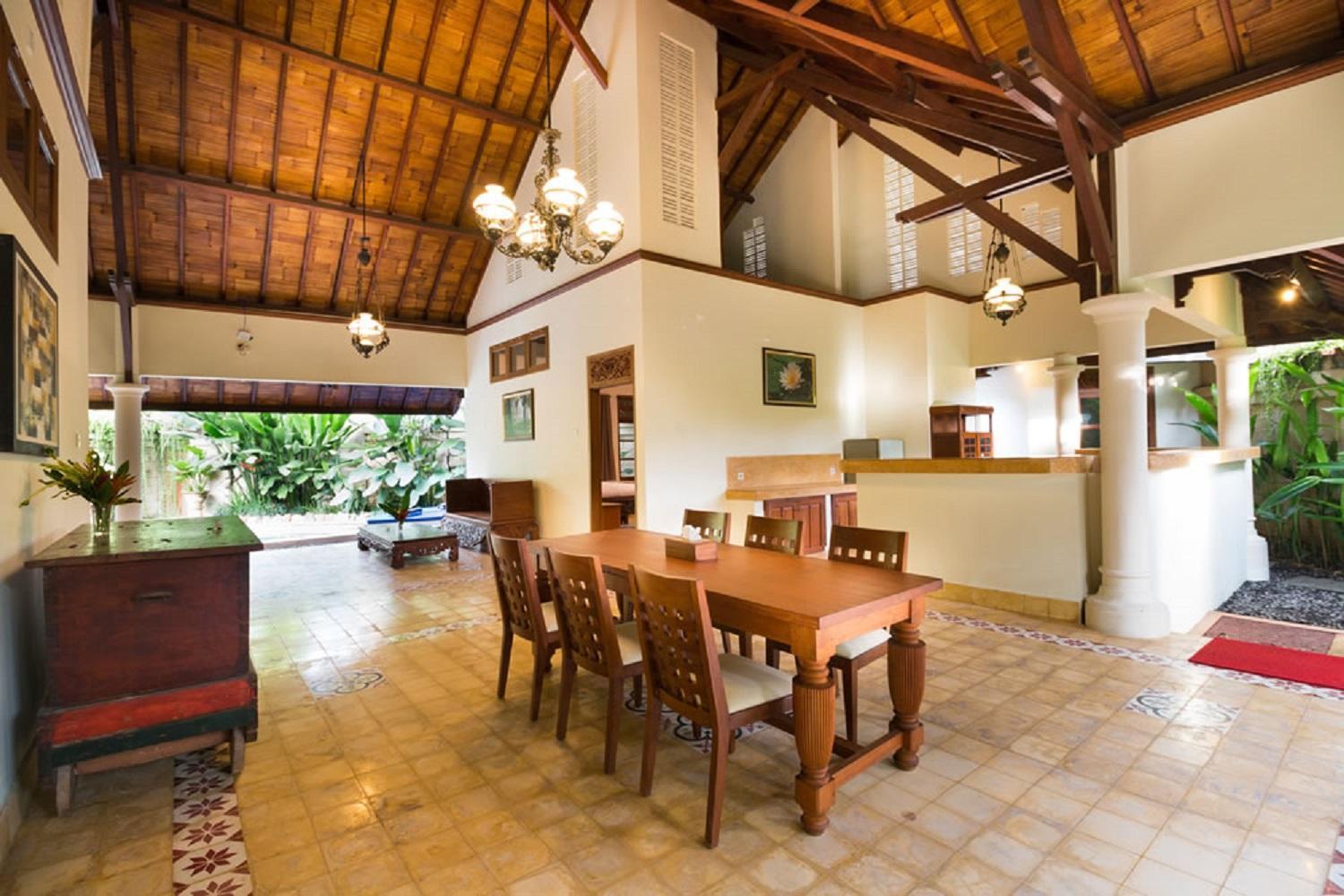 Bali Royal Heritage Villa Seminyak Buitenkant foto