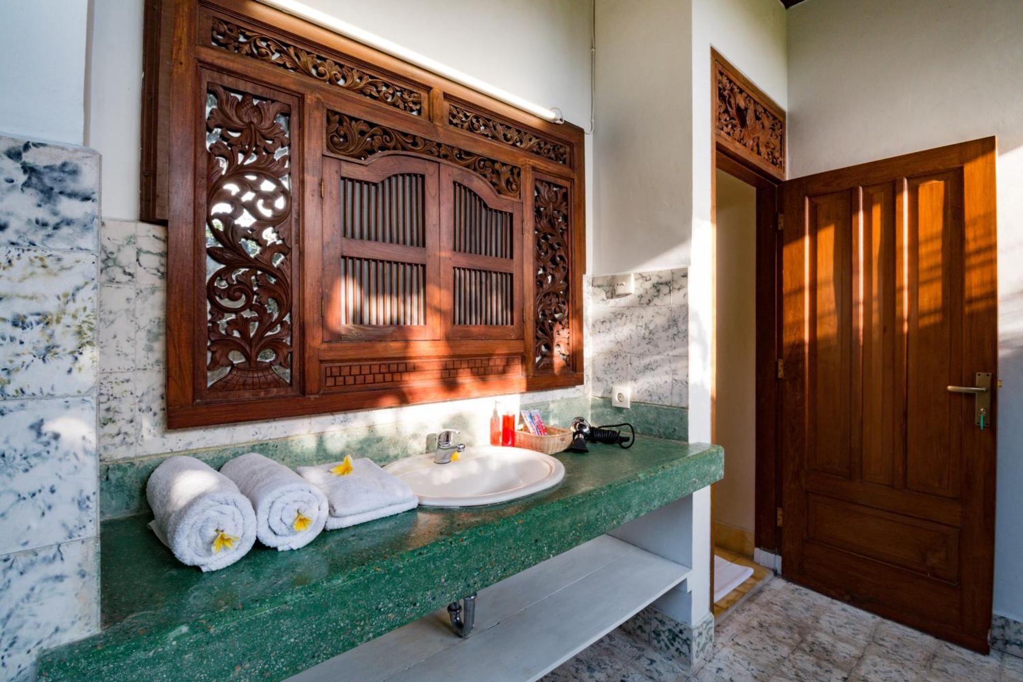 Bali Royal Heritage Villa Seminyak Buitenkant foto