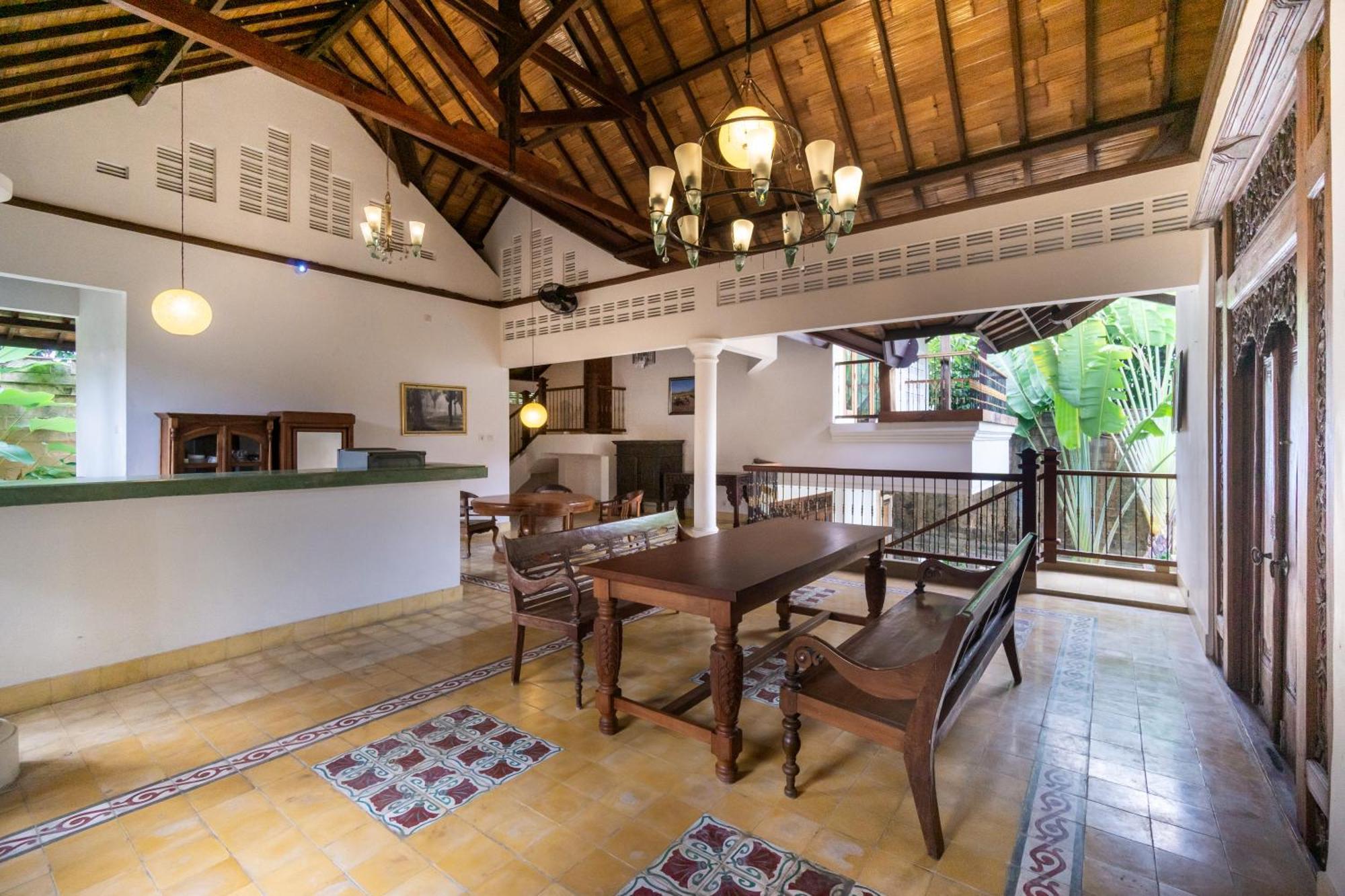 Bali Royal Heritage Villa Seminyak Buitenkant foto