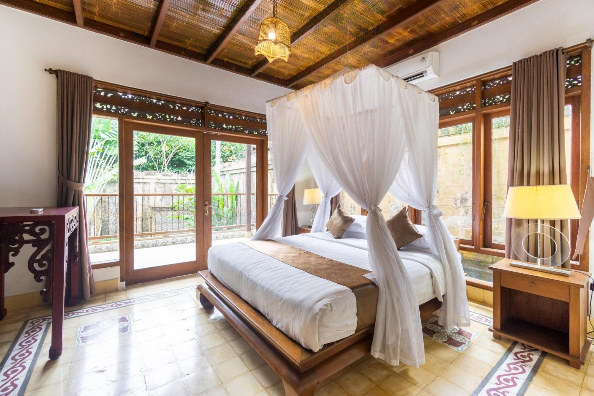 Bali Royal Heritage Villa Seminyak Buitenkant foto